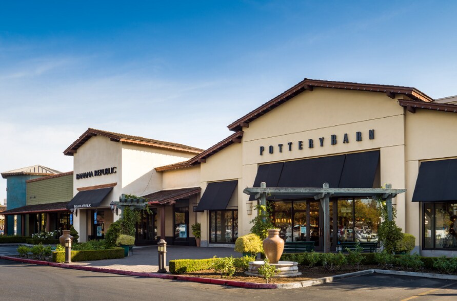 More Photos Of 5126 N Palm Ave, Fresno Bank For Sale