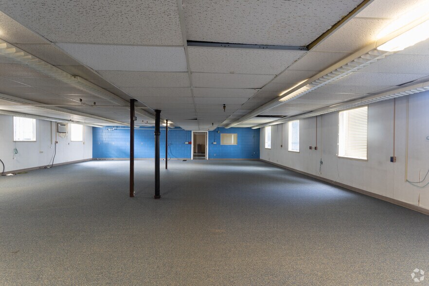 More Photos Of 99 Airport Rd, Concord Manufacturing For Sale