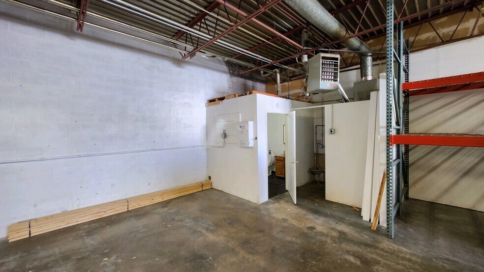 More Photos Of 3730 Paris St, Denver Warehouse For Lease