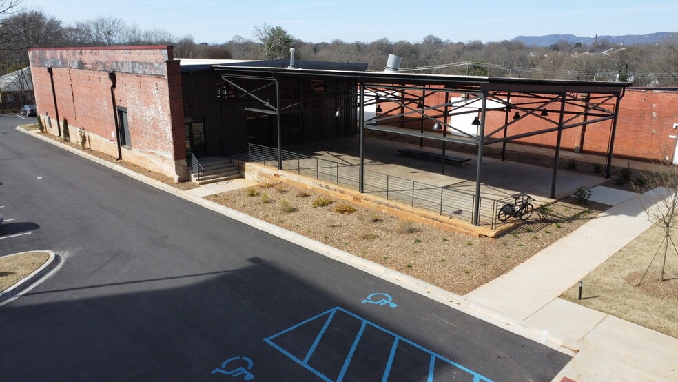 More Photos Of 1 E Main St, Greenville Unknown For Lease