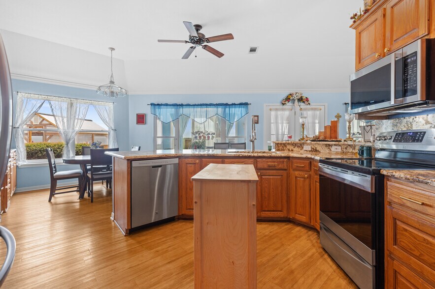 More Photos Of 414 County Road 437, Eddy Service For Sale