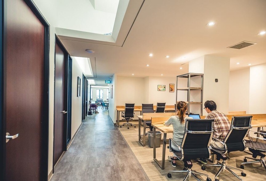 More Photos Of 350 Bay St, Toronto Office For Lease