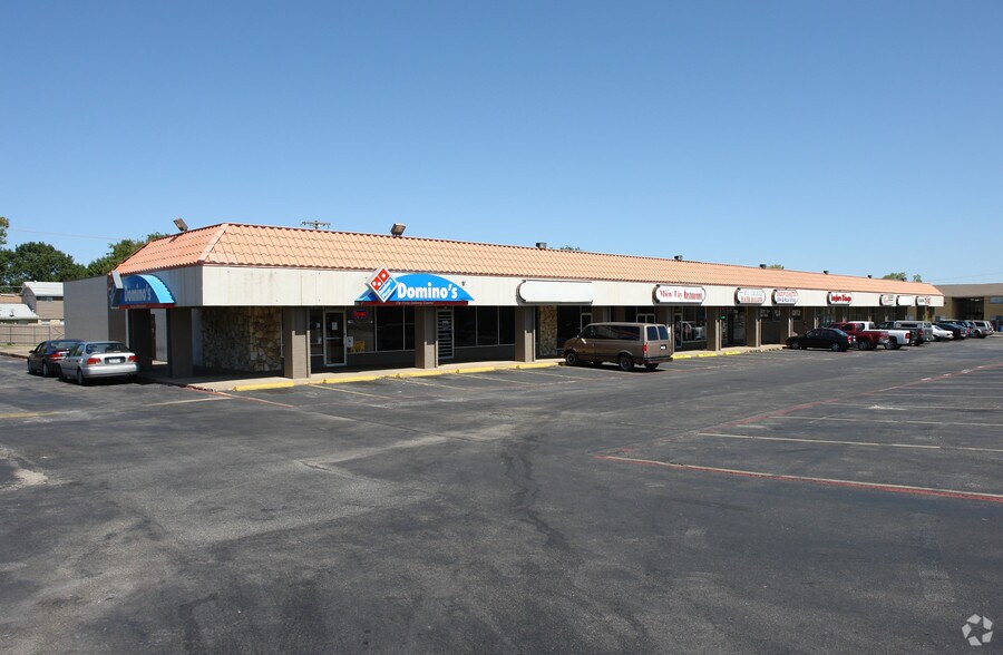 More Photos Of 4413-4425 W Walnut St, Garland Unknown For Lease