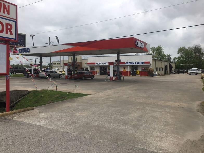More Photos Of 742 Hwy 146, Dayton Convenience Store For Sale