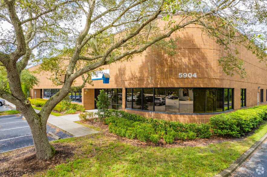 More Photos Of 5909 Hampton Oaks Pky, Tampa Unknown For Lease