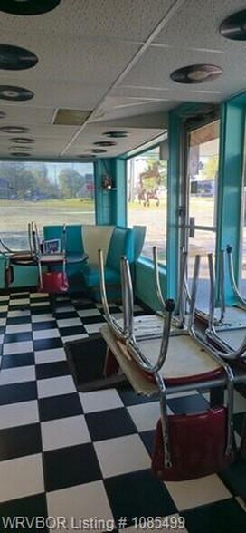 More Photos Of 29 US-64 Hwy, Mulberry Flex For Sale