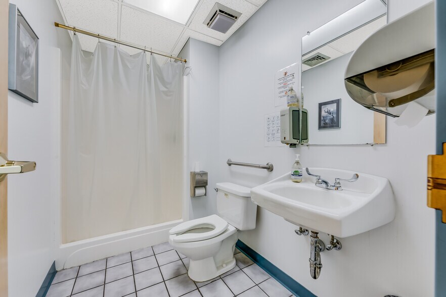 More Photos Of 224 Spruce St, Morgantown Office For Sale