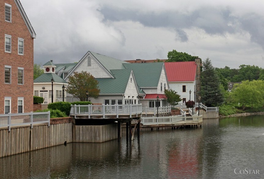 More Photos Of 2241 Tacketts Mill Dr, Woodbridge Office For Sale