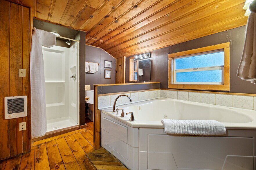 More Photos Of 140 Main St, Greer Specialty For Sale