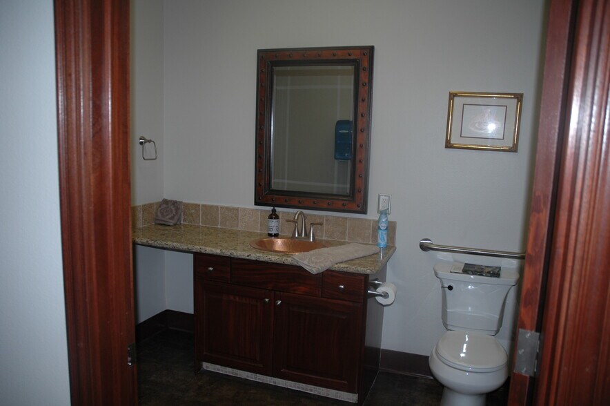 More Photos Of 5987 W State St, Boise Office For Lease