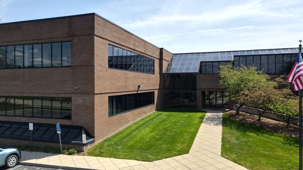 More Photos Of 1950 Waldorf St NW, Grand Rapids Manufacturing For Sale