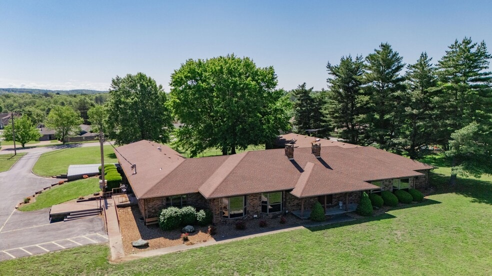 Primary Photo Of 807 N Briarwood Dr, Bolivar Assisted Living For Sale