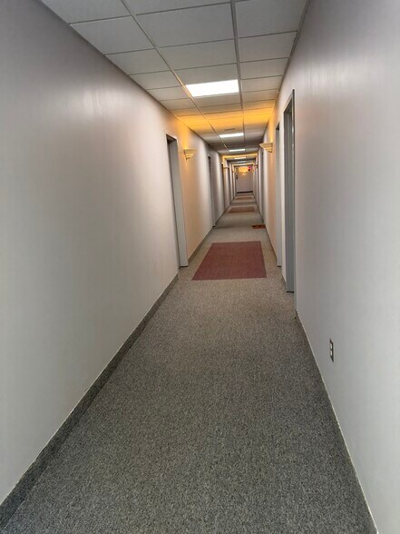 More Photos Of 171 Market Sq, Newington Office For Sale