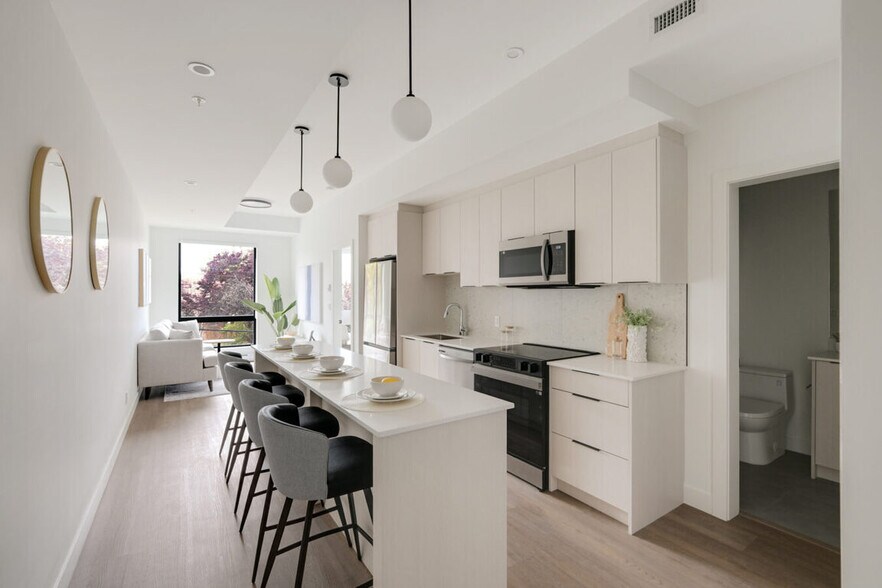 More Photos Of 612 Constance Av, Esquimalt Apartments For Lease