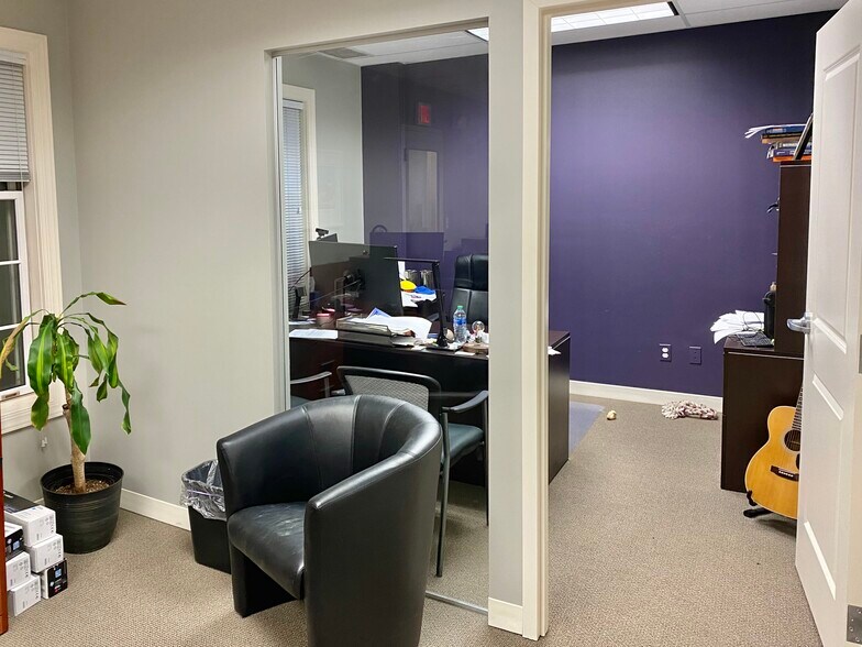 More Photos Of 7160 Chagrin Rd, Chagrin Falls Medical For Lease