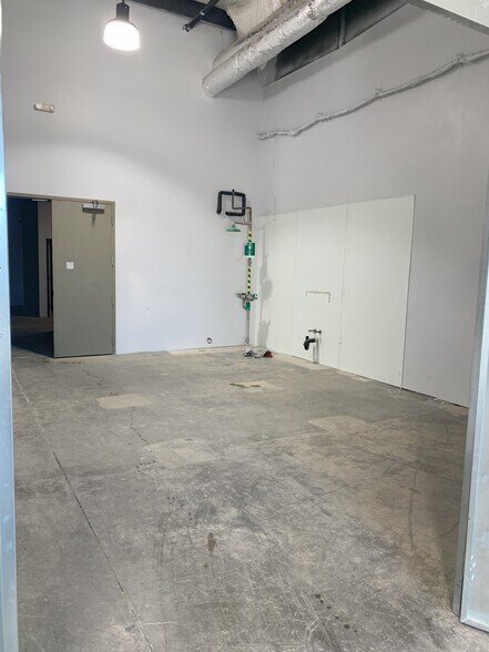 More Photos Of 8573 Morrison Creek Dr, Sacramento Warehouse For Sale