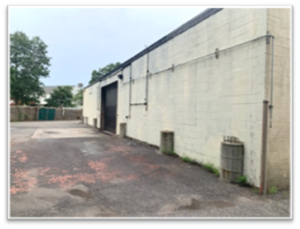 More Photos Of 245 Middle Island Rd, Medford Warehouse For Lease