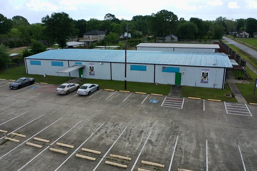 Primary Photo Of 1800 Pope St, Beaumont Unknown For Lease