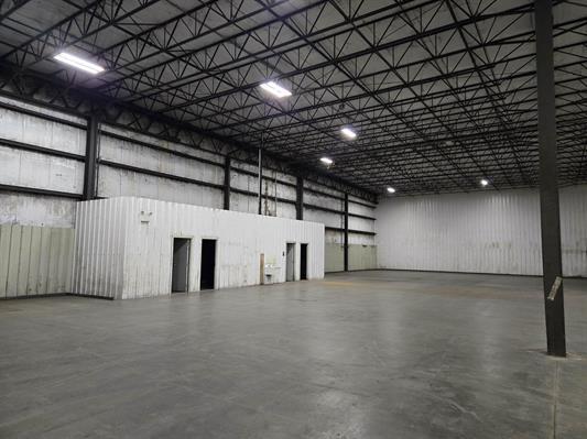 More Photos Of 4949 Chavenelle Rd, Dubuque Industrial For Sale