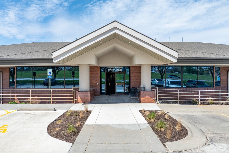 More Photos Of 1101 S 70th St, Lincoln Office Residential For Lease