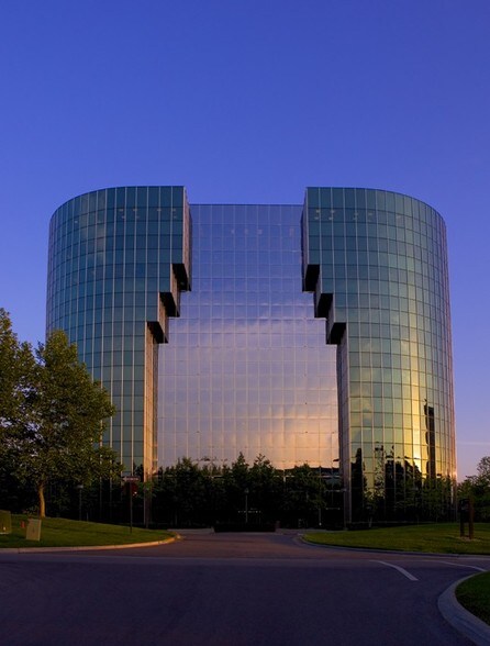 More Photos Of 9225 Indian Creek Pky, Overland Park Office For Lease