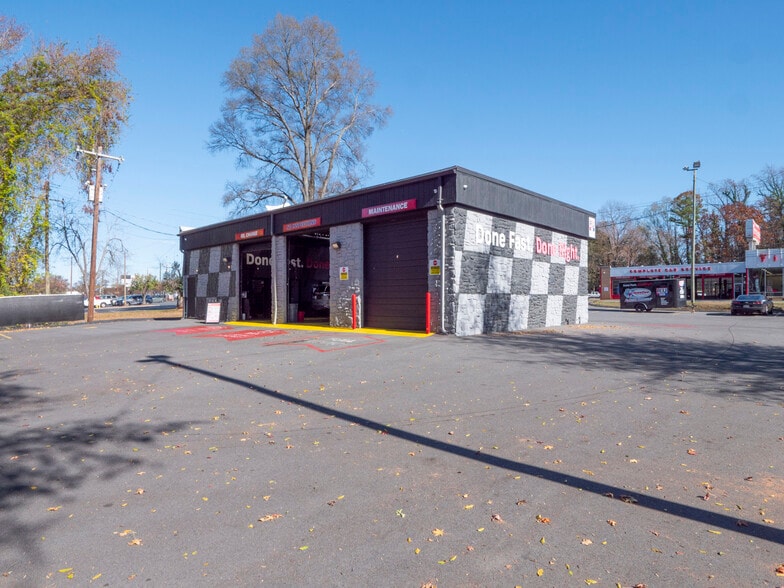 More Photos Of 6324 South Blvd, Charlotte Auto Repair For Sale
