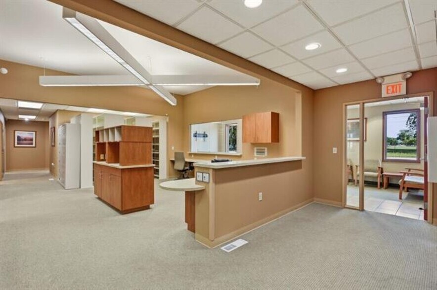 More Photos Of 2010 15th St, Bay City Healthcare For Sale
