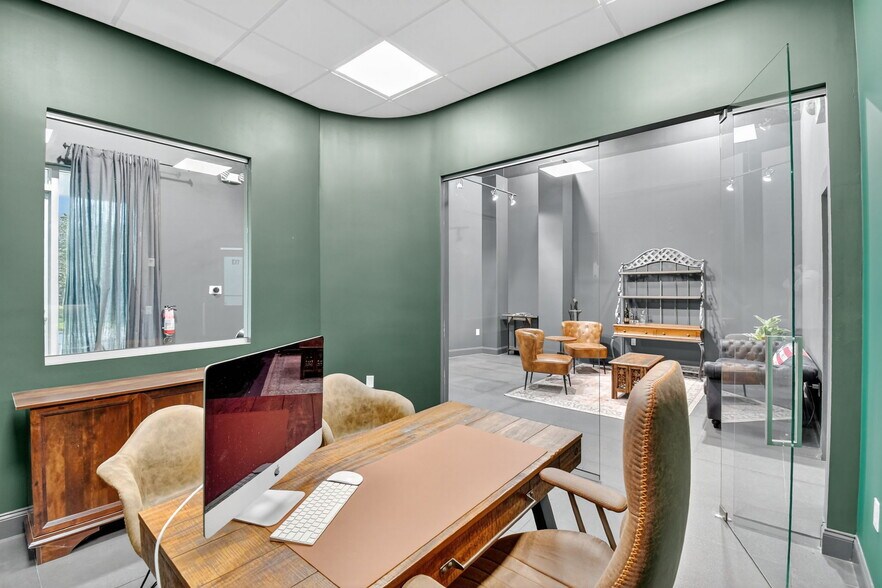 More Photos Of 2800 W State Road 84, Fort Lauderdale Showroom For Lease