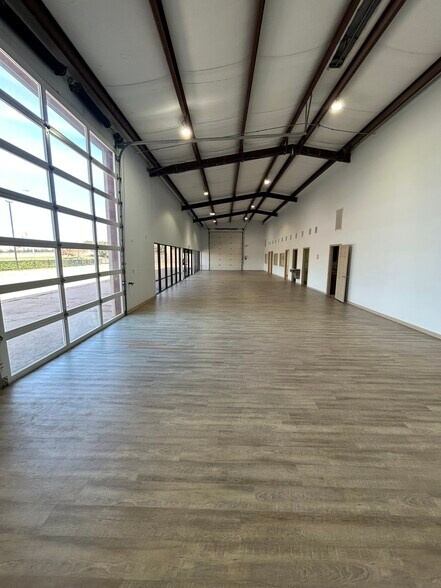 More Photos Of 331 Highway 146 S, La Porte Warehouse For Lease
