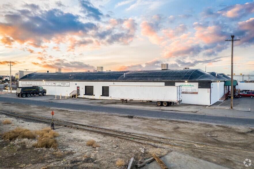 More Photos Of 1422-1462 S Redwood Rd, Salt Lake City Showroom For Sale
