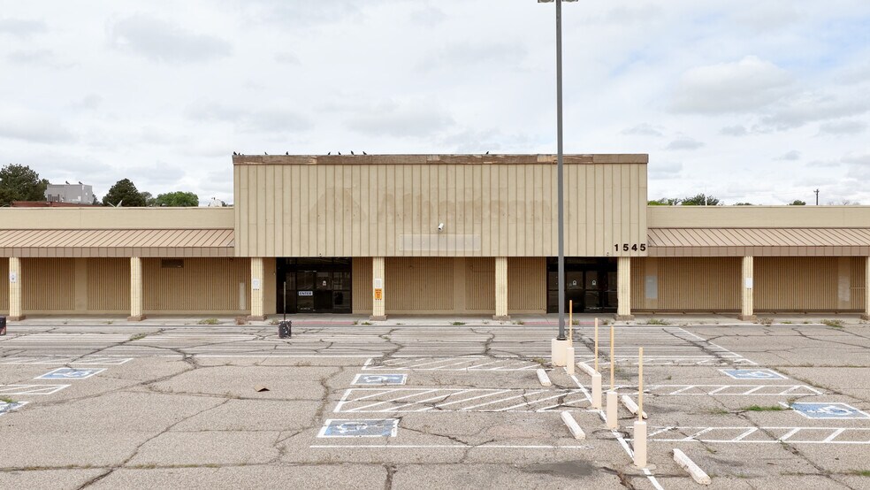 Primary Photo Of 1545 S Prairie Ave, Pueblo Freestanding For Sale