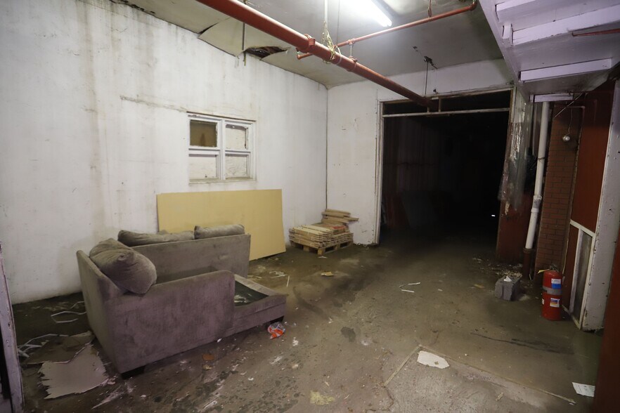 More Photos Of 136-138 34th St, Union City Warehouse For Lease