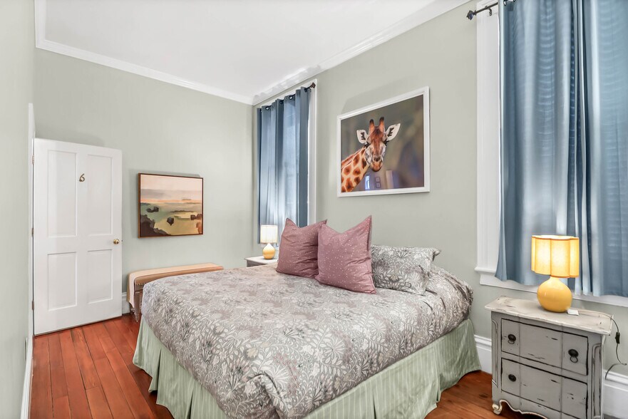 More Photos Of 78 Society St, Charleston Specialty For Sale