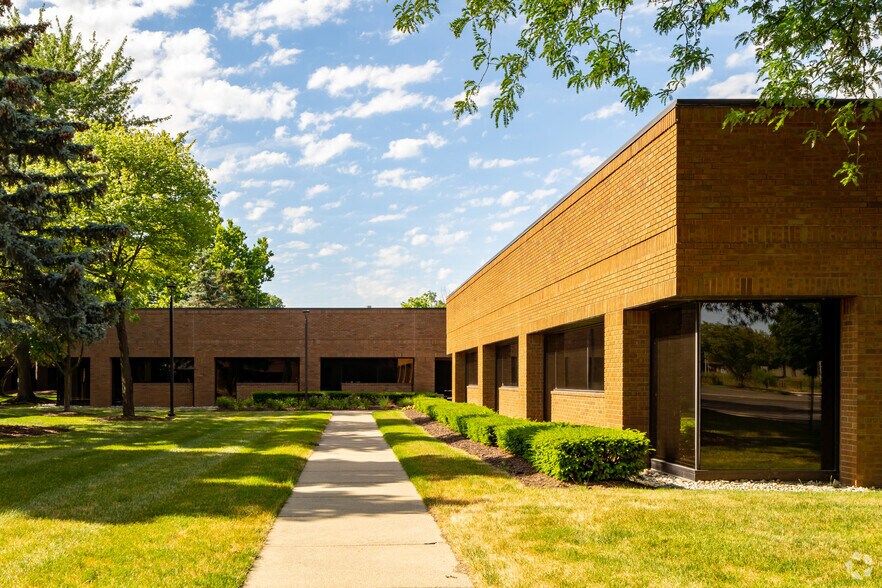 More Photos Of 36133-36139 Schoolcraft Rd, Livonia Unknown For Lease