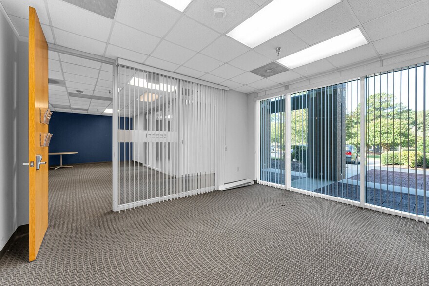 More Photos Of 2200 Gateway Centre Blvd, Morrisville Research And Development For Lease