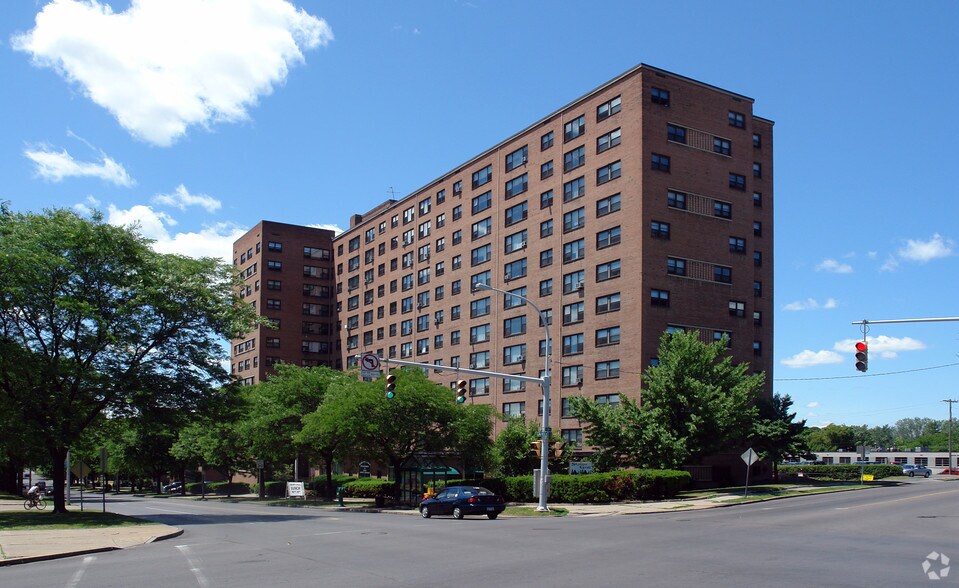 More Photos Of 753 James St, Syracuse Apartments For Sale