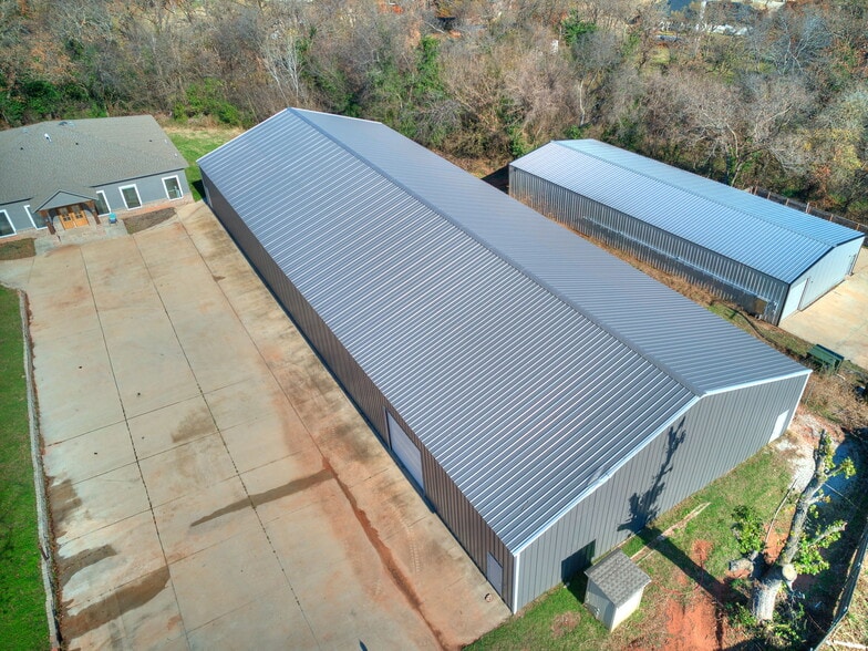 More Photos Of 3875 E Waterloo Rd, Edmond Warehouse For Lease