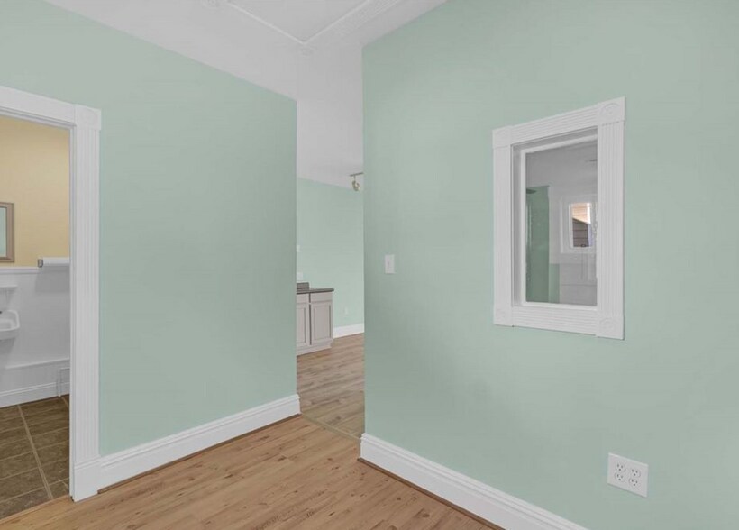 More Photos Of 55 Cross St, Urbanna General Retail For Sale