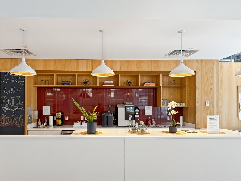 More Photos Of 413-435 W 14th St, New York Coworking Space