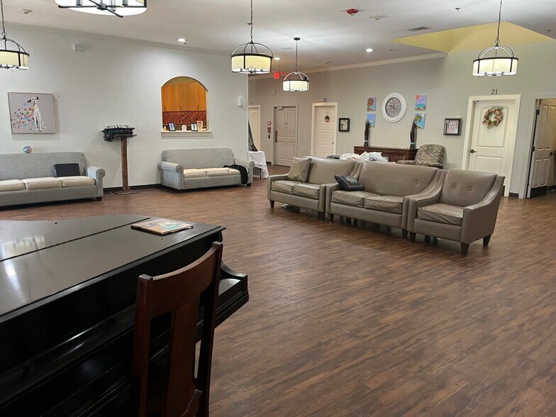 More Photos Of 11013 Signal Hill Dr, Austin Skilled Nursing Facility For Sale