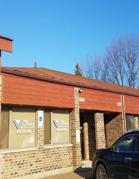 More Photos Of 1240-1290 Bamburg Ct, Hanover Park Medical For Lease