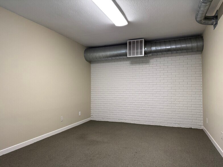 More Photos Of 2833 Nasa Pky, Seabrook Office For Lease