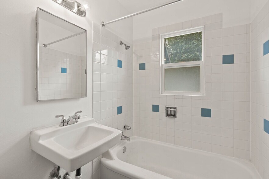 More Photos Of 220 S Elm St, Spokane Apartments For Sale