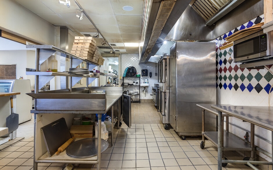 More Photos Of 916 SE 14th Ave, Cape Coral Restaurant For Sale