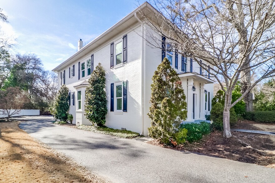 More Photos Of 104 W Candler St, Winder Medical For Sale