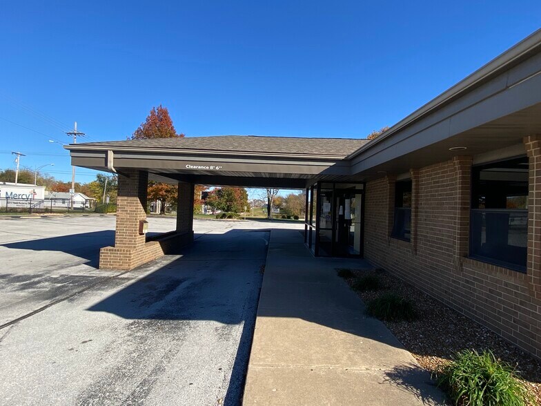 More Photos Of 2212 W Kearney St, Springfield Office For Sale