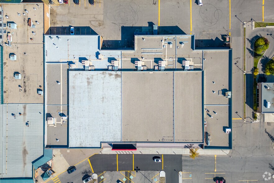 More Photos Of 2640 52nd St NE, Calgary Unknown For Lease