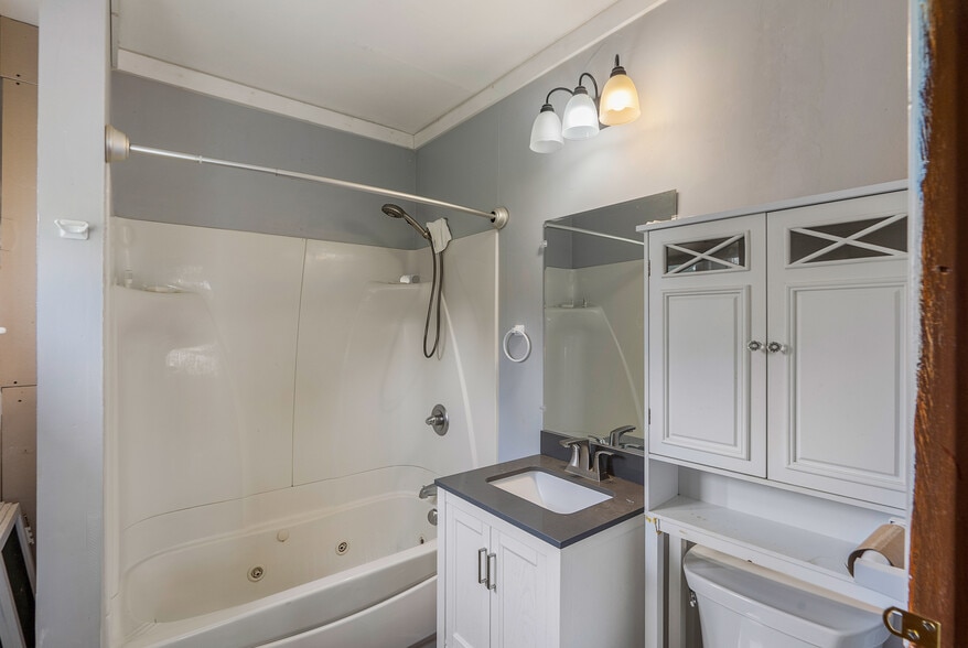 More Photos Of 2665 Boston Tpke, Coventry Funeral Home For Sale