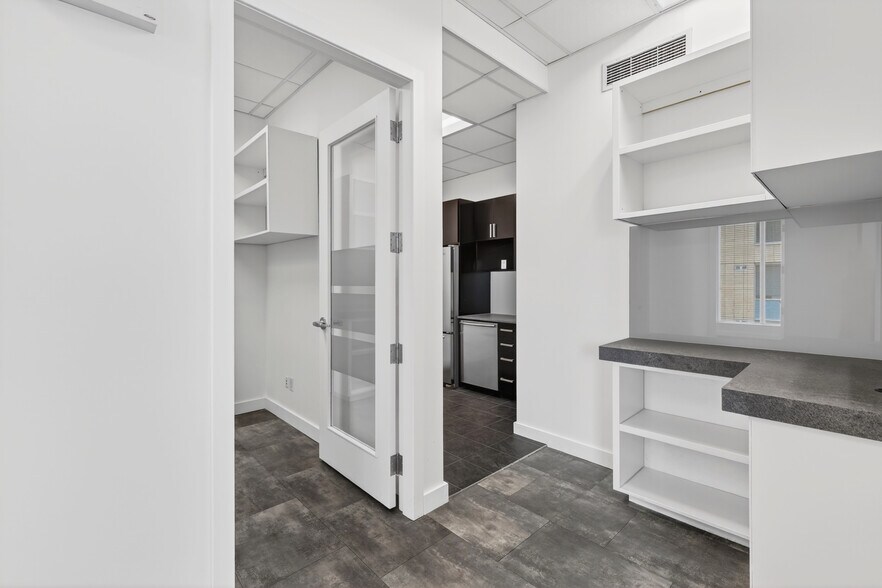 More Photos Of 888 4th Ave SW, Calgary Office For Sale