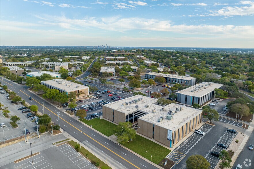 More Photos Of 4318 Woodcock Dr, San Antonio Office For Sale